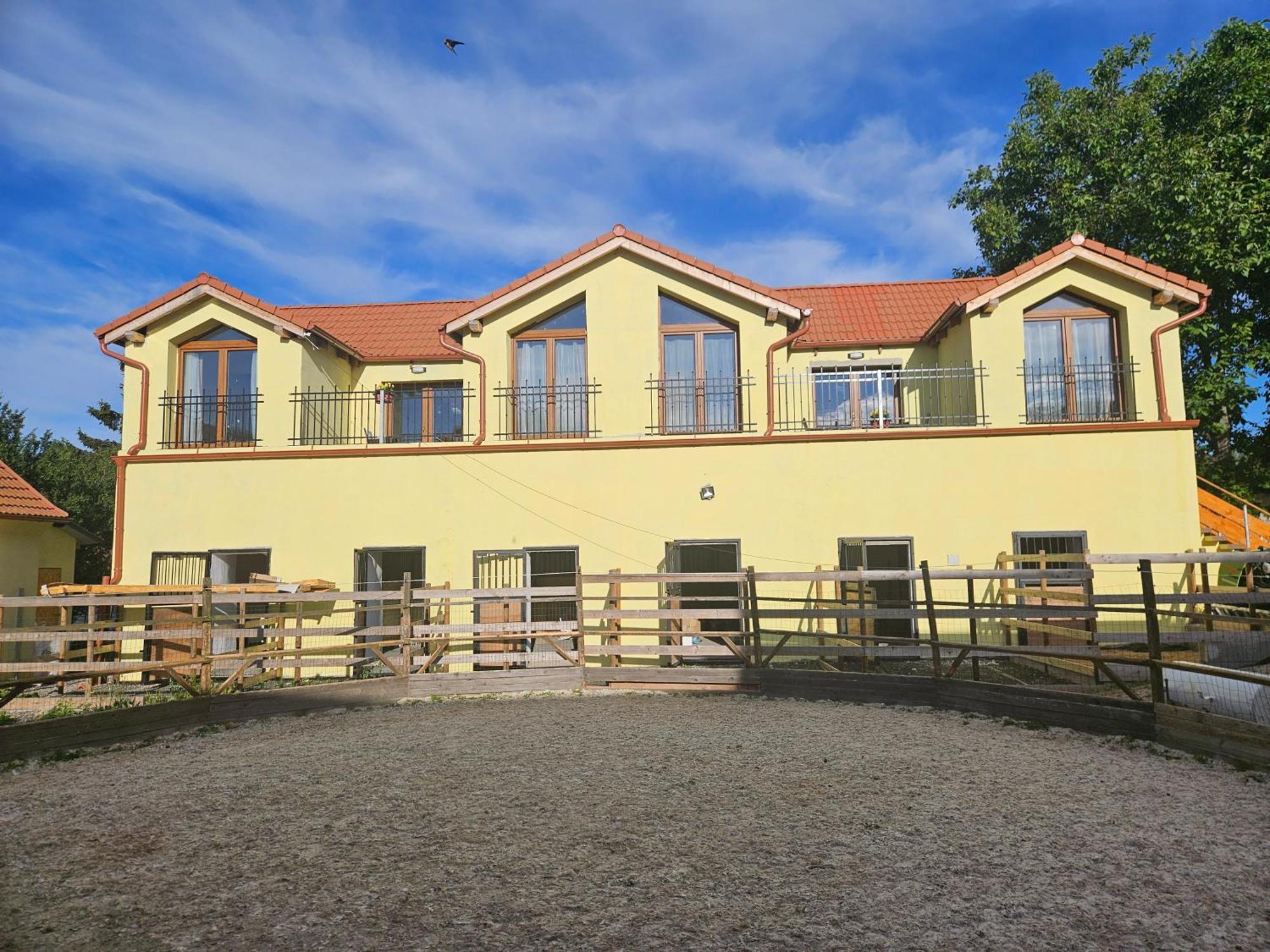 Virivka A Sauna Na Pokoji,nebo Na Vlastni Terase - Farma U Pribrami Apartment *