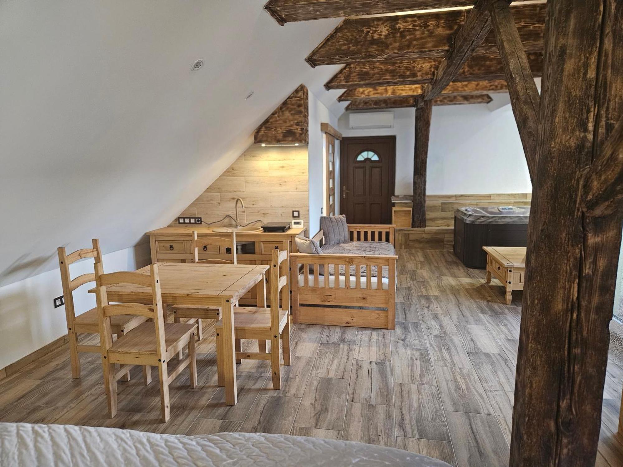 Virivka A Sauna Na Pokoji,nebo Na Vlastni Terase - Farma U Pribrami * Pribram