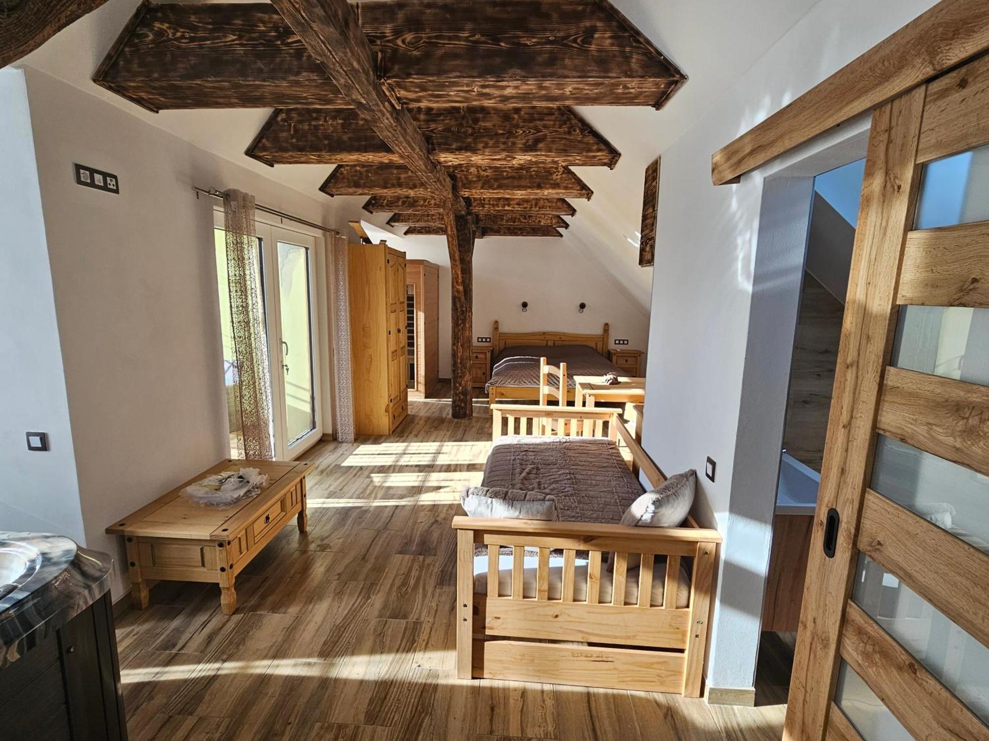 Virivka A Sauna Na Pokoji,nebo Na Vlastni Terase - Farma U Pribrami Apartament *