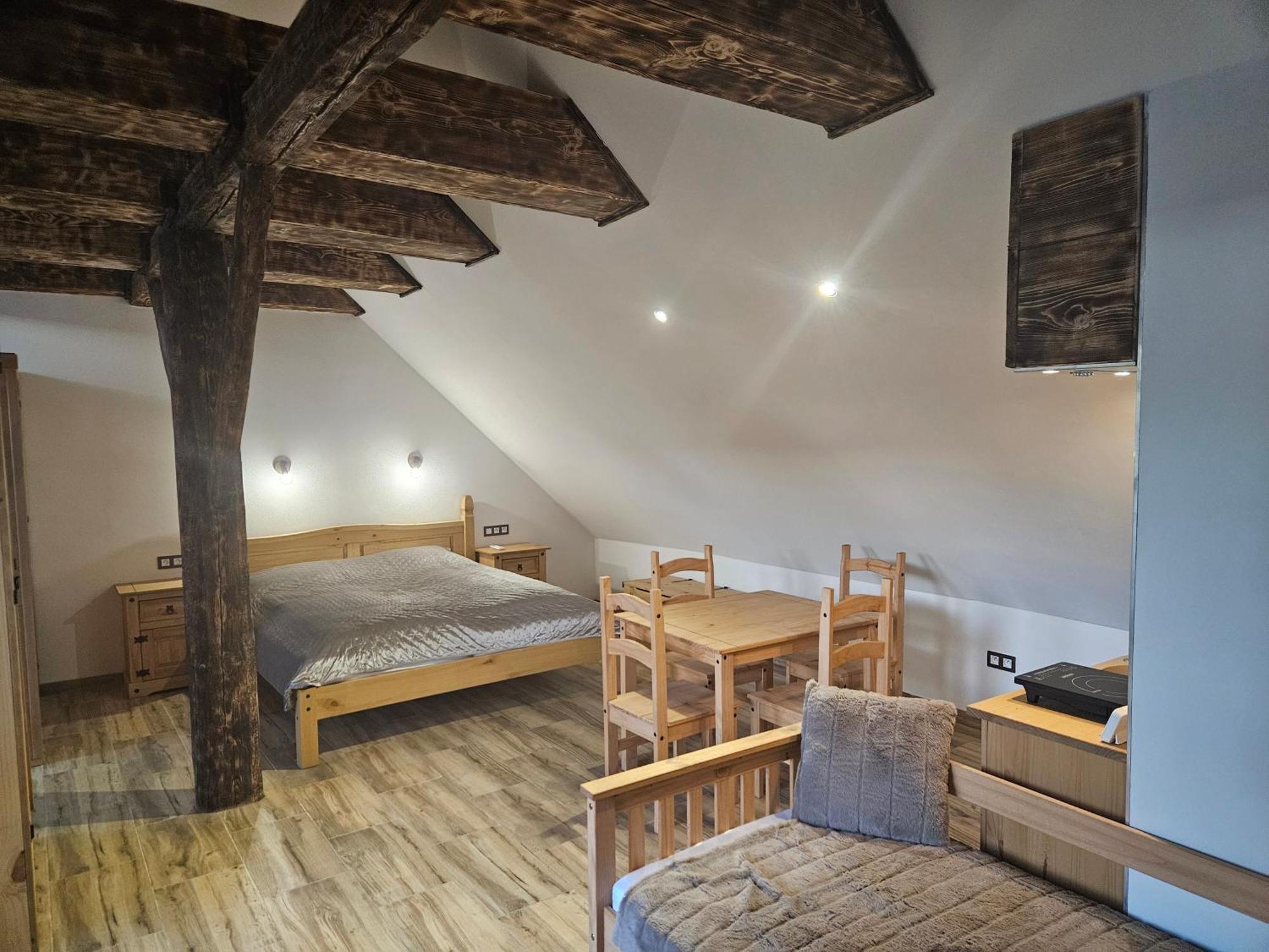 Virivka A Sauna Na Pokoji,nebo Na Vlastni Terase - Farma U Pribrami Apartament *