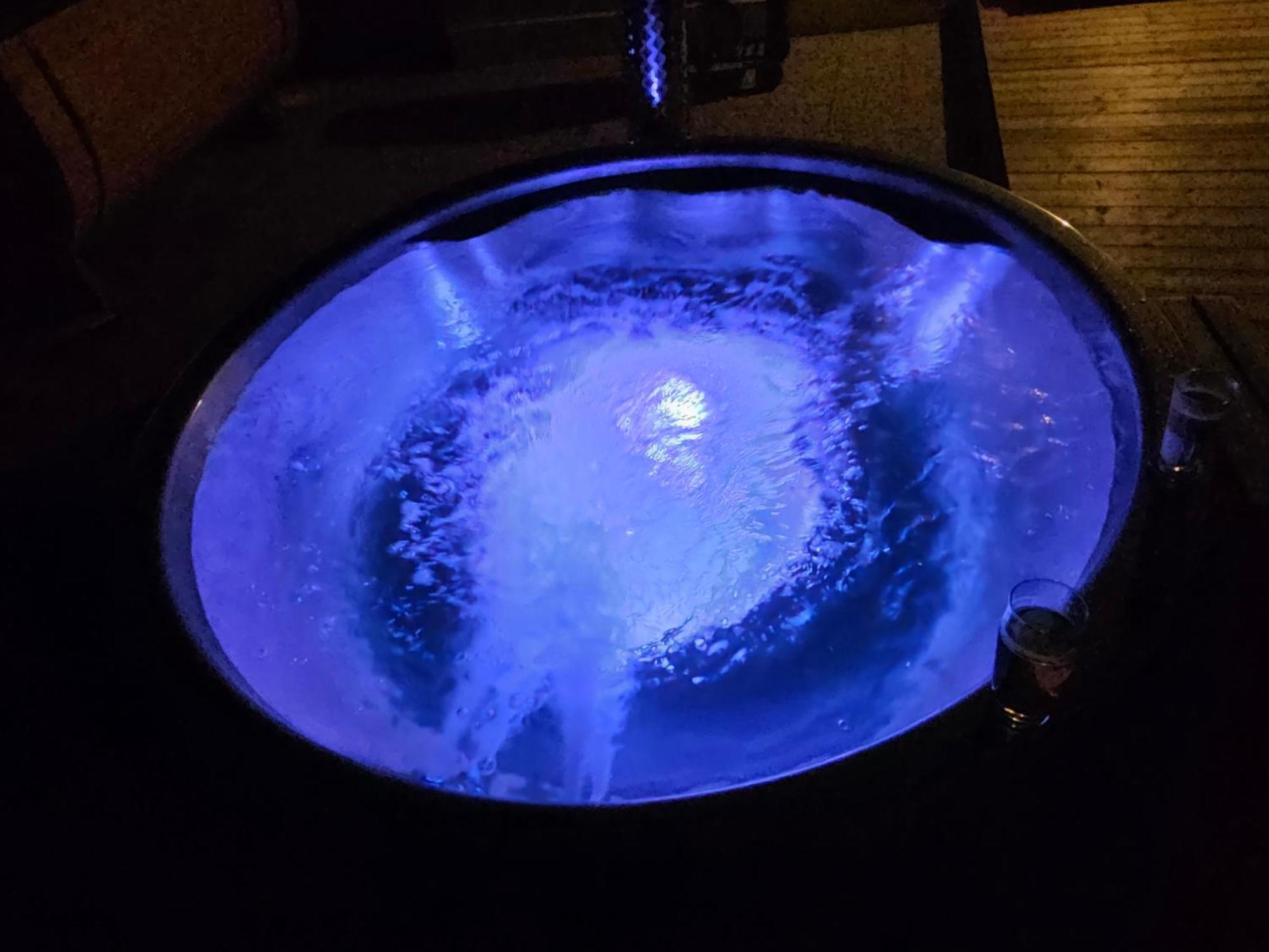 Virivka A Sauna Na Pokoji,nebo Na Vlastni Terase - Farma U Pribrami * Příbram